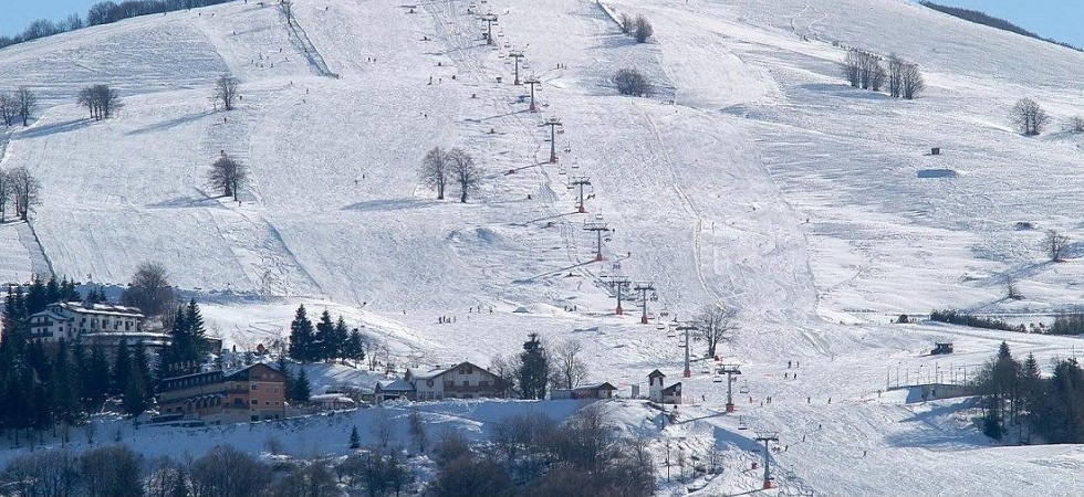 Un bambino di 6 anni precipita dalla seggiovia per un volo di oltre tre metri, paura a Brentonico
